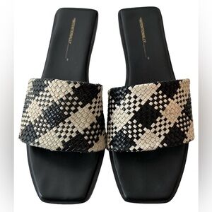 Intentionally Blank Black  Open Toe Square Slide Sandals Women’s Sz 40‎